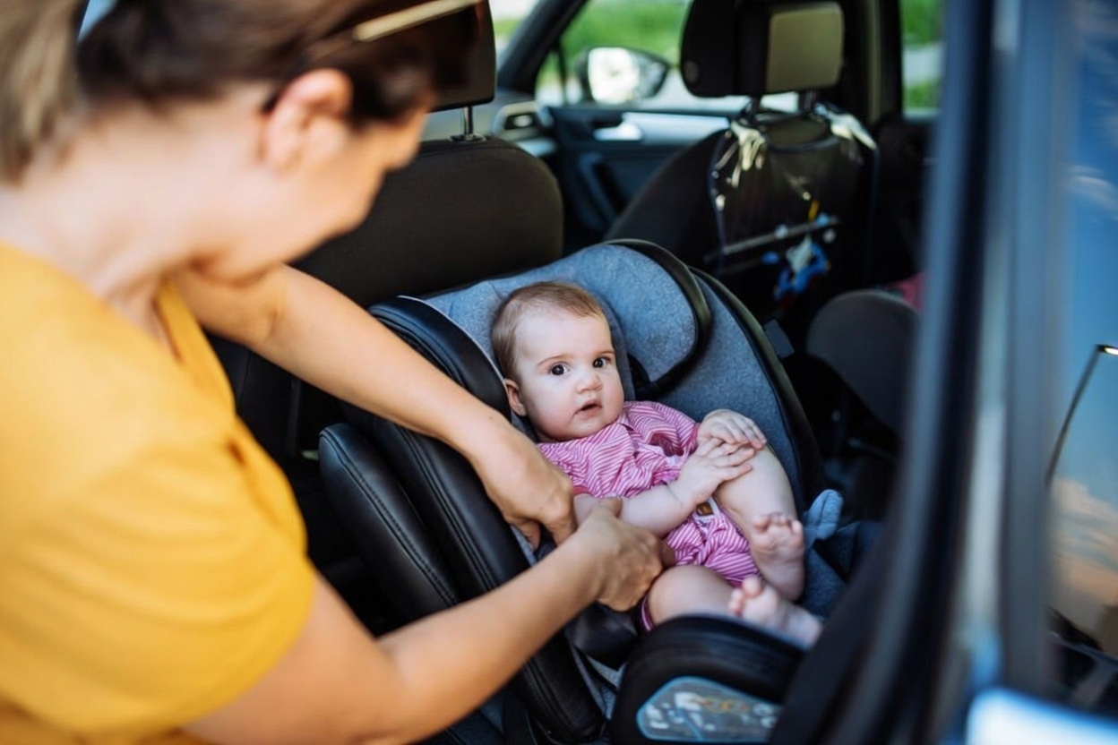 Bébé en voiture : quel siège auto lui convient ?